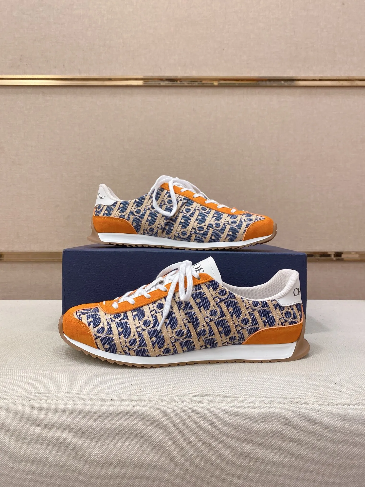 Men's shoes💰: 440💰Couple style💏 [Dior·Dior] New casual sports style men's shoes, new spring and summer design, perfect workmanship, lace-up lazy style to create wardrobe quality, upper: imported first-layer cowhide, mesh breathable lining soft and comfortable, ultra-light TPU wear-resistant outsole, simple, versatile fashion men's shoes, excellent color code number 35--44. (45,46 customized items are not returnable or exchangeable)